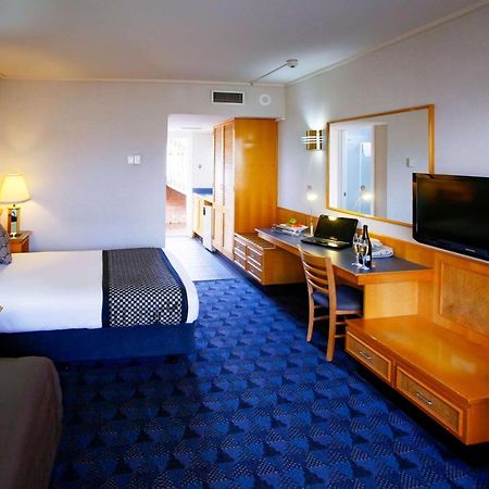 Quality Hotel Bayside Geelong Exterior photo